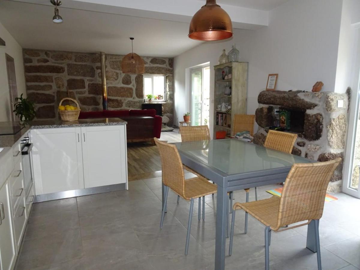 A Casa Com 2 Pereiras Bed & Breakfast Terras de Bouro Luaran gambar